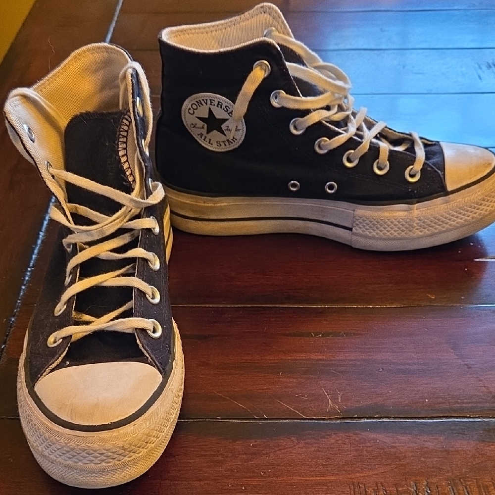 Converses Black and White High-Top Sneakers - Picture 4 of 4